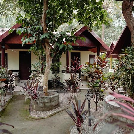 Savithri Inn Cottage Varkala Exterior photo