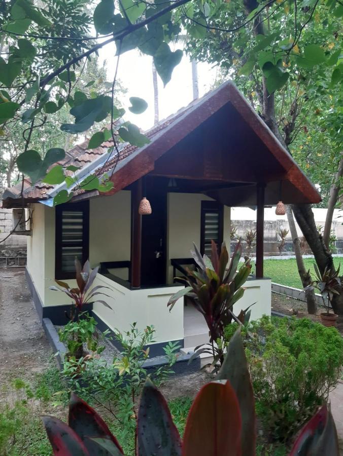 Savithri Inn Cottage Varkala Exterior photo