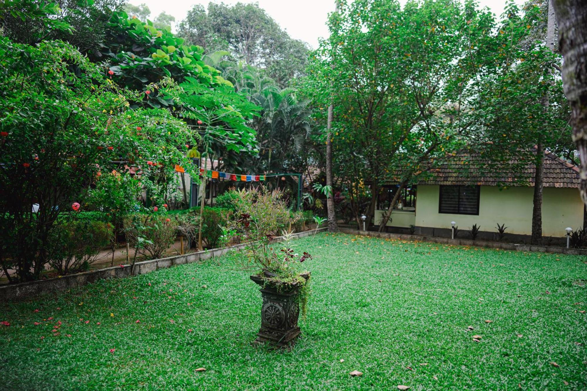 Savithri Inn Cottage Varkala Exterior photo